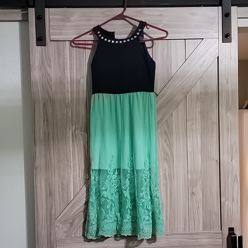 Girls dress